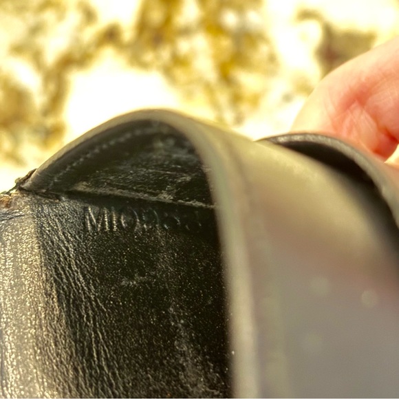 Louis Vuitton Epi Trifold Square Wallet Black Leather - Picture 10 of 16